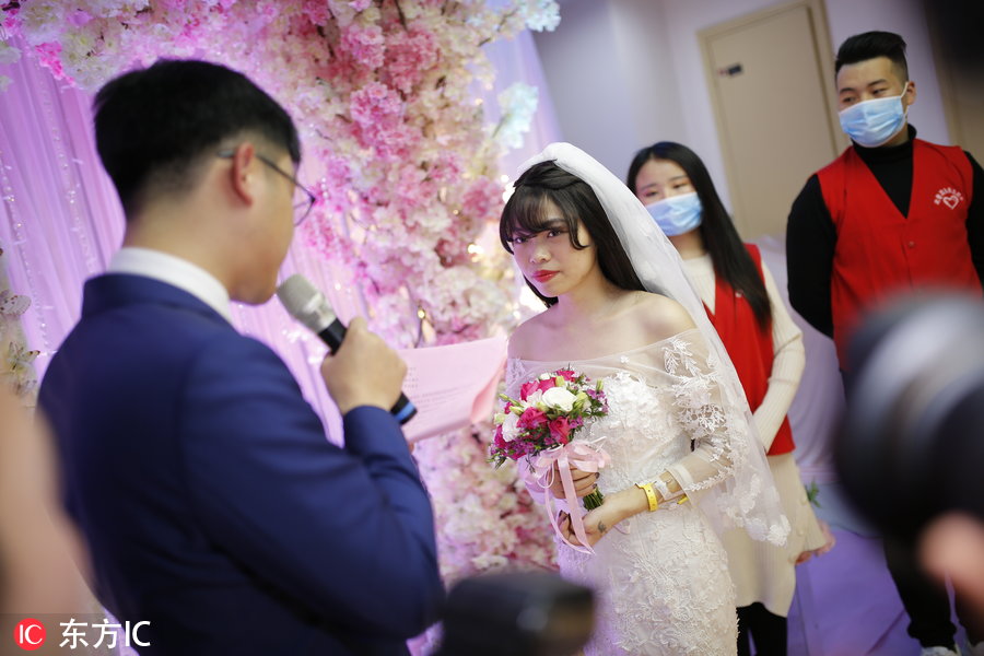 不需要新郎！21歲絕症女「夢想穿婚紗」志願者暖心幫圓夢　轉身簽「遺體捐獻書」把愛留人間