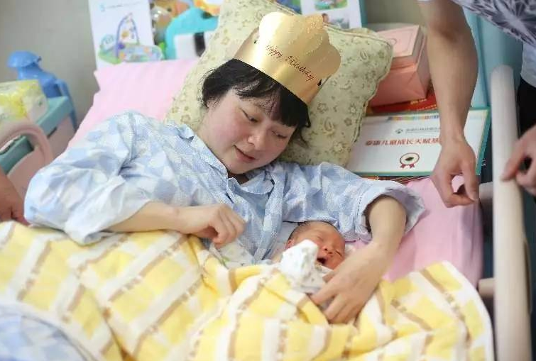 爺爺給孫子取名「吳籟」！工作人員陰差陽錯「將名字打錯」　媽媽不怒反喜：不改了