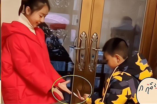 差輩分真尷尬！23歲外甥女接4歲舅舅放學「被門衛誤認是孩子他媽」　舅舅尷尬不語：叫不出口啊