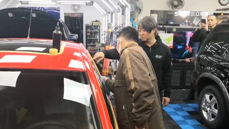 沒錢連生5子挨轟！台中5寶爸「鬆口月底前結紮」放鳥2次現身回應　努力上工「養家承諾曝光」坦承壓力大