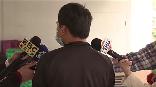 沒錢連生5子挨轟！台中5寶爸「鬆口月底前結紮」放鳥2次現身回應　努力上工「養家承諾曝光」坦承壓力大