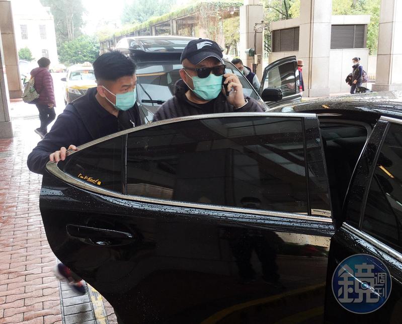 龍巖總裁急退位！知情人曝「差點被閻王抓走」：狀況很棘手　女兒出面「掌管事業大權」他嘆：毫無經驗
