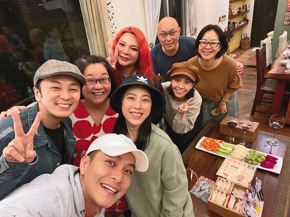 《我的婆婆》發貴認愛！跟勇兔遛狗「如老夫老妻」：美好萌芽❤　羞曝「想結婚抱小孩」經紀人回應了