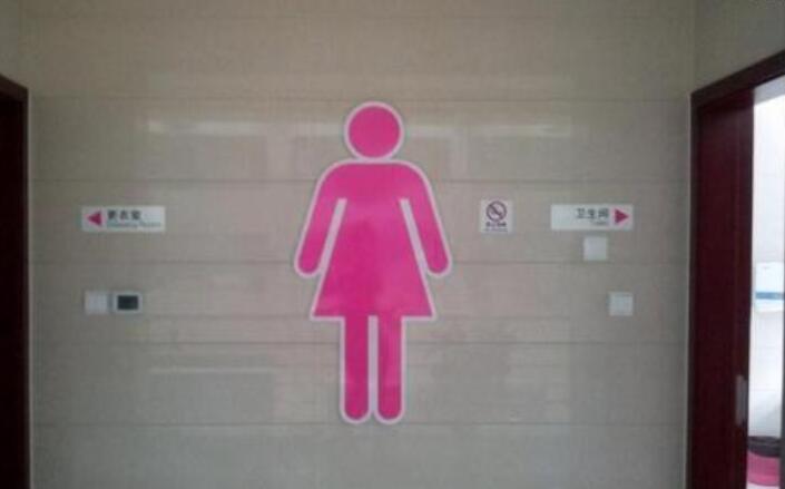女廁門口等媽媽！3歲男童被大媽怒斥「不要臉」　寶媽霸氣回嗆「你也有孫子吧？」一秒KO