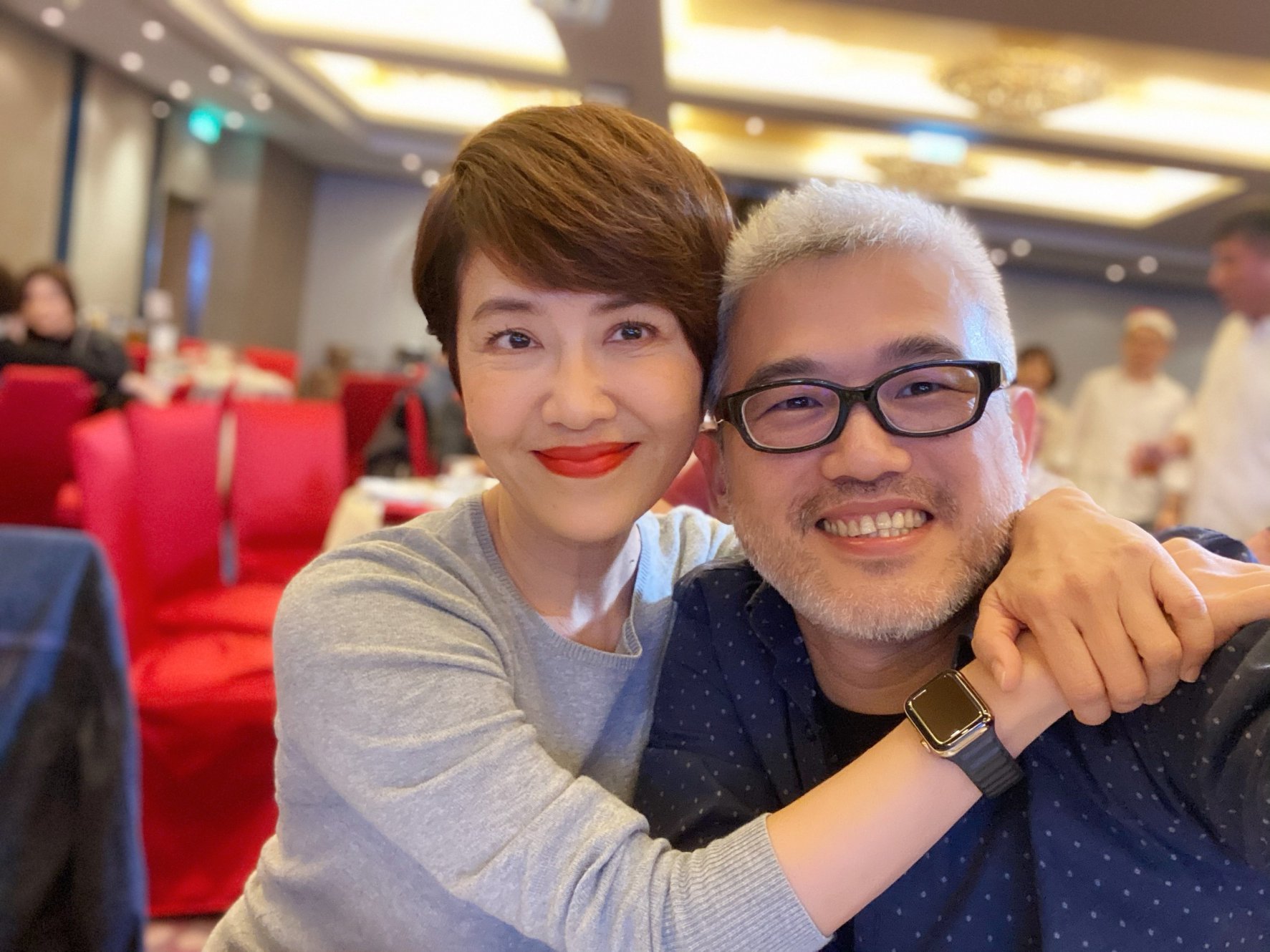 嚮往田園！阿嬌砸千萬「買90坪山中別墅」邀爸媽同住　走進廚房「中西合璧超亮眼」無敵露臺可種菜