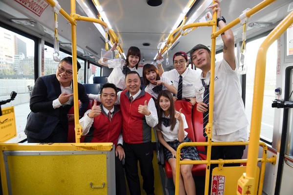 花1年考駕照！邰智源「突跑去當公車司機」一切從零學起　網友佩服「大哥說到做到」：敬業態度無人敵