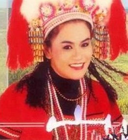 還記得她嗎？當年唱紅《小雨》歷經兩段失敗婚姻　「前夫偷吃還敗光房產」因病離開享壽58歲