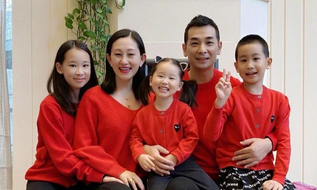 相伴13年親如家人！趙文卓全家「為保姆慶生」送奢華大禮出手超闊綽　「三子女合照」盡顯好家教