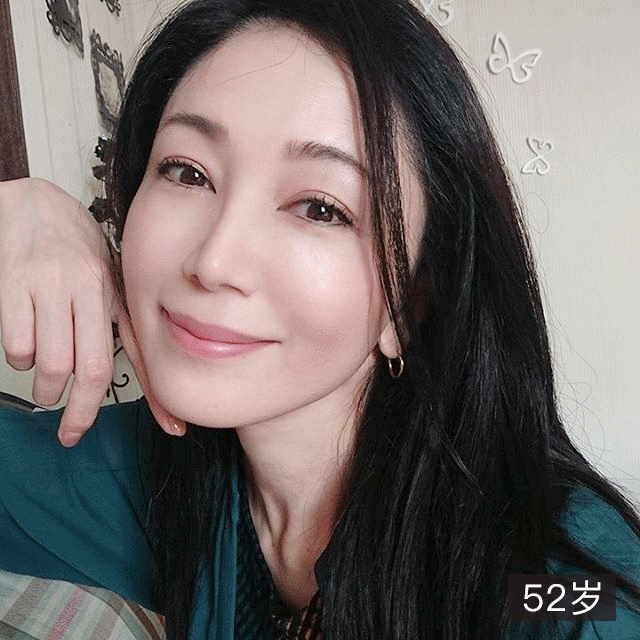 52歲照樣很美！素人大媽「選美大賽奪冠」優雅氣質爆紅　被拍到「私下穿搭」簡單就很美
