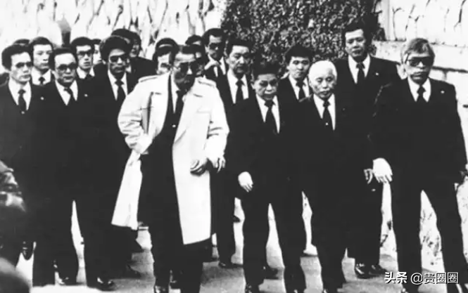 曾是黑道千金！爸爸年老後「家道中落遭眾人欺負」　曾想「黑吃黑找回權力」如今讓人落淚