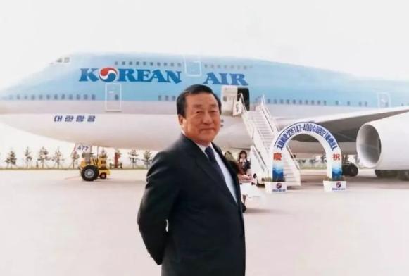 財閥千金成國恥！堅果沒打開「逼空服員下跪道歉」　態度囂張喊：「敢告我？國家都是我們的！」