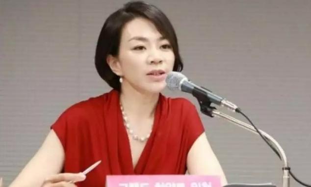 財閥千金成國恥！堅果沒打開「逼空服員下跪道歉」　態度囂張喊：「敢告我？國家都是我們的！」