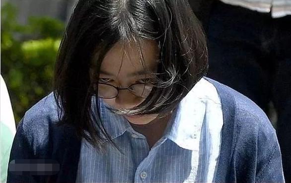 最坑爹富二代！小公主「一杯水潑掉2080億」　大公主曾逼員工下跪「對丈夫怒吼」：敢告我，國家都是我們的