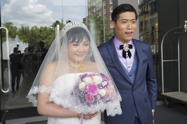 結婚一年老公跟人跑！48歲凌葳威「窮到沒錢洗熱水」被當提款機　重回酒店上班「自爆出場價碼」想多賺點錢