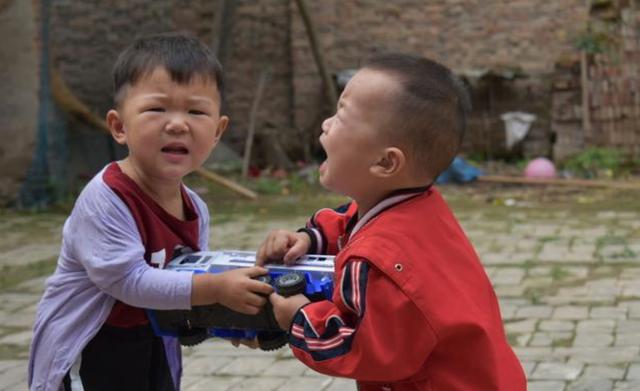 「媽媽，我不喜歡姑姑來家裡」！5歲兒子飯桌口無遮攔發言　卻恰巧揭開「無數傳統家庭」遮羞布