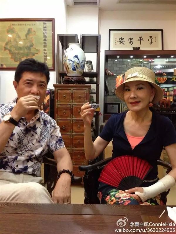 前夫愛上男人！76歲女星「再嫁失婚男」　婚姻走30年「天天都是驚喜」被寵成公主