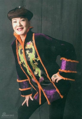 前夫愛上男人！76歲女星「再嫁失婚男」　婚姻走30年「天天都是驚喜」被寵成公主