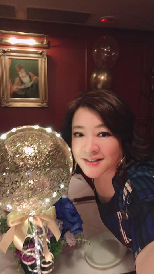 非親生又如何！趙婷領養「妥瑞症女兒」不聘保母凡事自己來　「女兒念小四近況曝光」感動全網：母愛好偉大