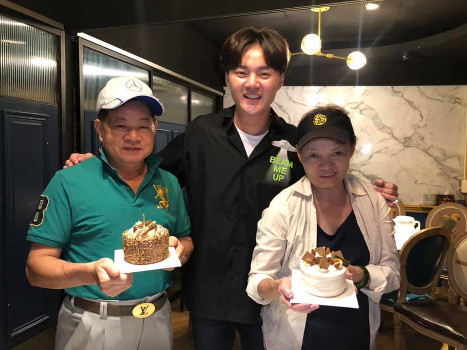媽媽是貴人！許富凱曝「為500元到舞廳賣唱」一開口被台下噓爆　謝謝「媽媽沒有放棄我」徹底扭轉人生