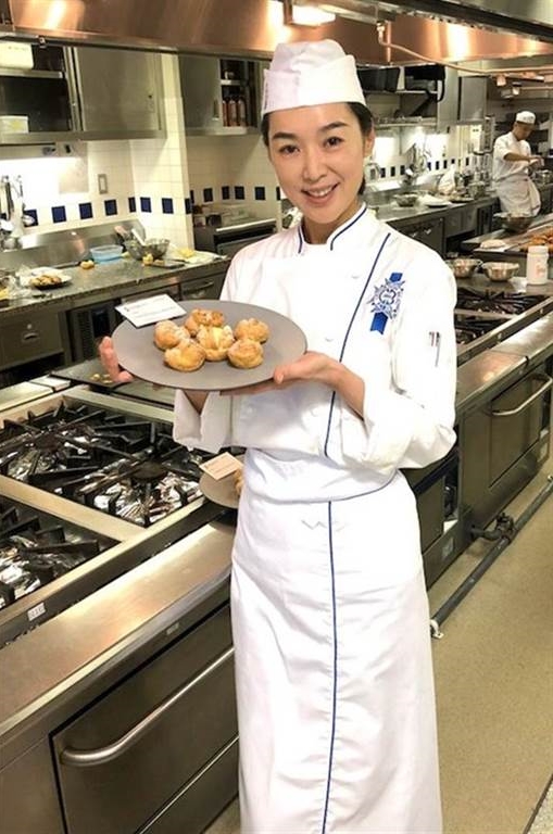 50歲重生！王靜瑩離婚11年「和前夫早放下恩怨」　罕談「15歲獨子」為母甜笑：是我的驕傲