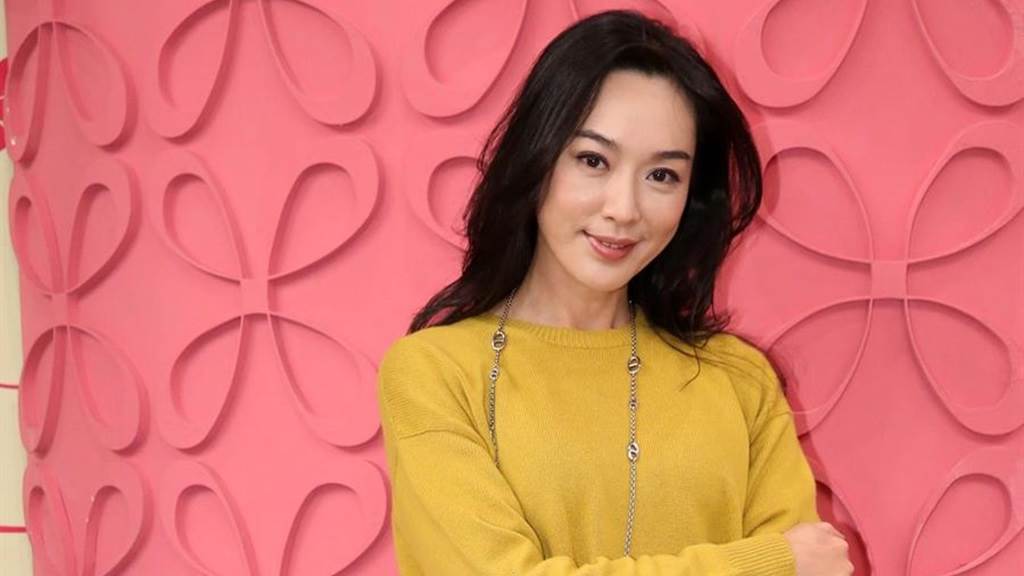 50歲重生！王靜瑩離婚11年「和前夫早放下恩怨」　罕談「15歲獨子」為母甜笑：是我的驕傲