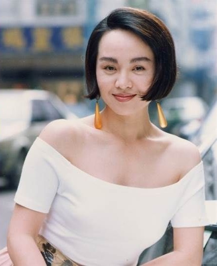 25歲未婚產子！崔苔菁當年「挺8月孕肚」斷開四個月戀情　情史豐富的她「今投入佛祖懷抱」