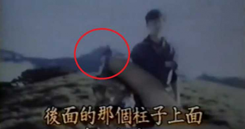 奇萊山拍照！驚見後方懸崖「橘衣小人漂浮」面無表情　她一看淚崩「是我的兒子」