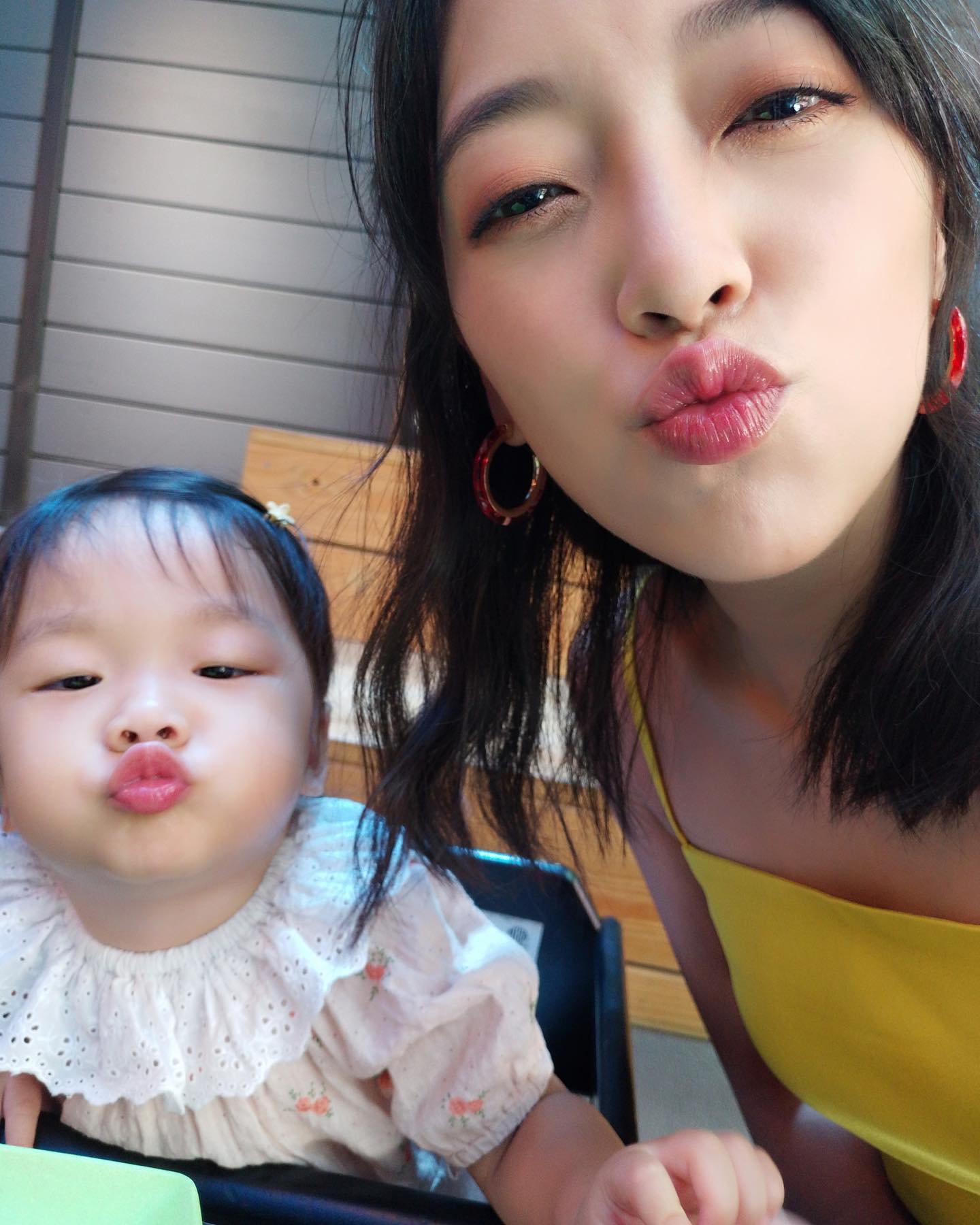 淚喊想回娘家！貝童彤首次「在夫家吃年夜飯」見婆婆起爭執　凌晨委屈坐客廳「老公心疼讓步」