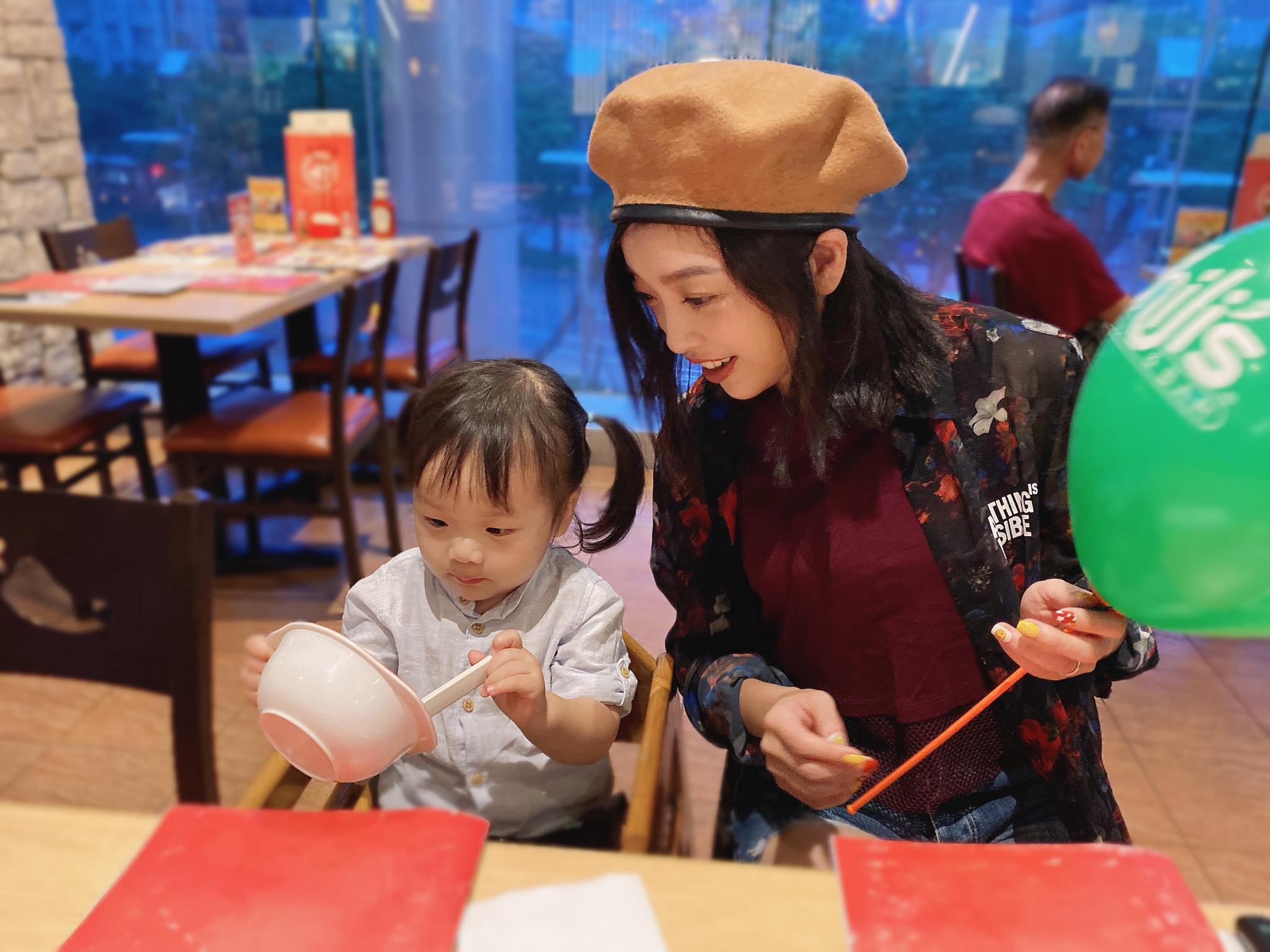 淚喊想回娘家！貝童彤首次「在夫家吃年夜飯」見婆婆起爭執　凌晨委屈坐客廳「老公心疼讓步」