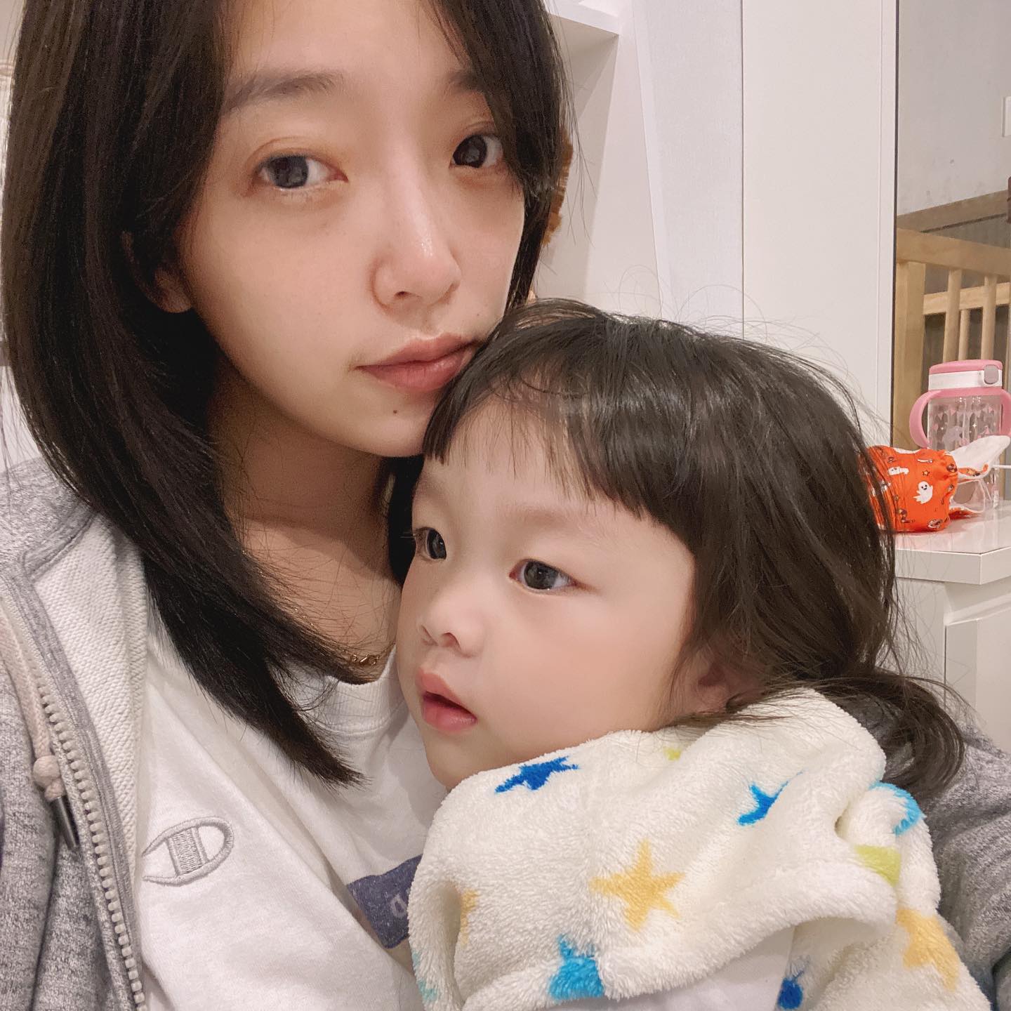 淚喊想回娘家！貝童彤首次「在夫家吃年夜飯」見婆婆起爭執　凌晨委屈坐客廳「老公心疼讓步」