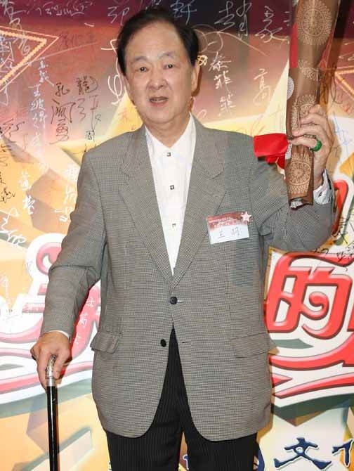 住院5年！獨臂刀王女兒心痛「不願他孱弱身軀曝光」：只能插管進食　傲骨大俠「傳出好消息」終能頤養天年