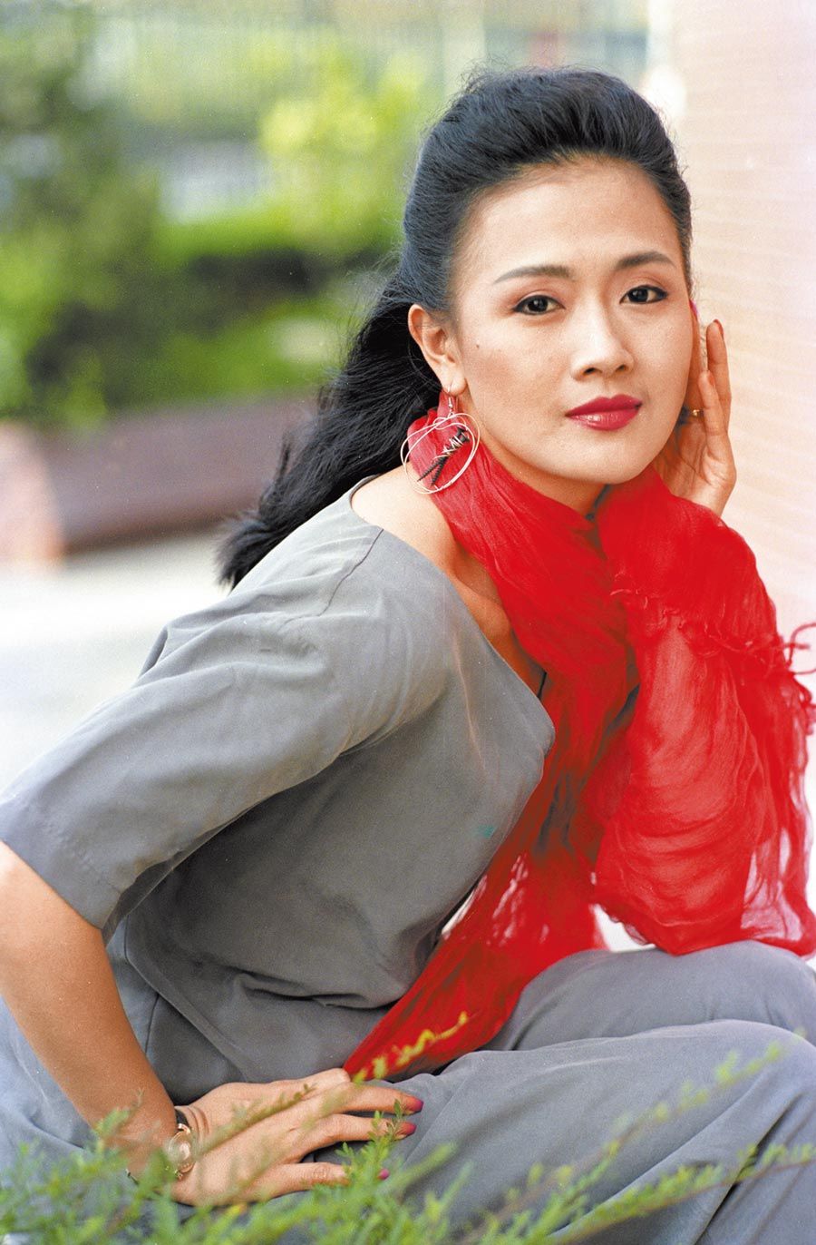 61歲超凍齡！甄秀珍當紅「嫁第一經濟犯」被騙婚消失演藝圈　「靠修佛重生」再亮相：我已是修行人
