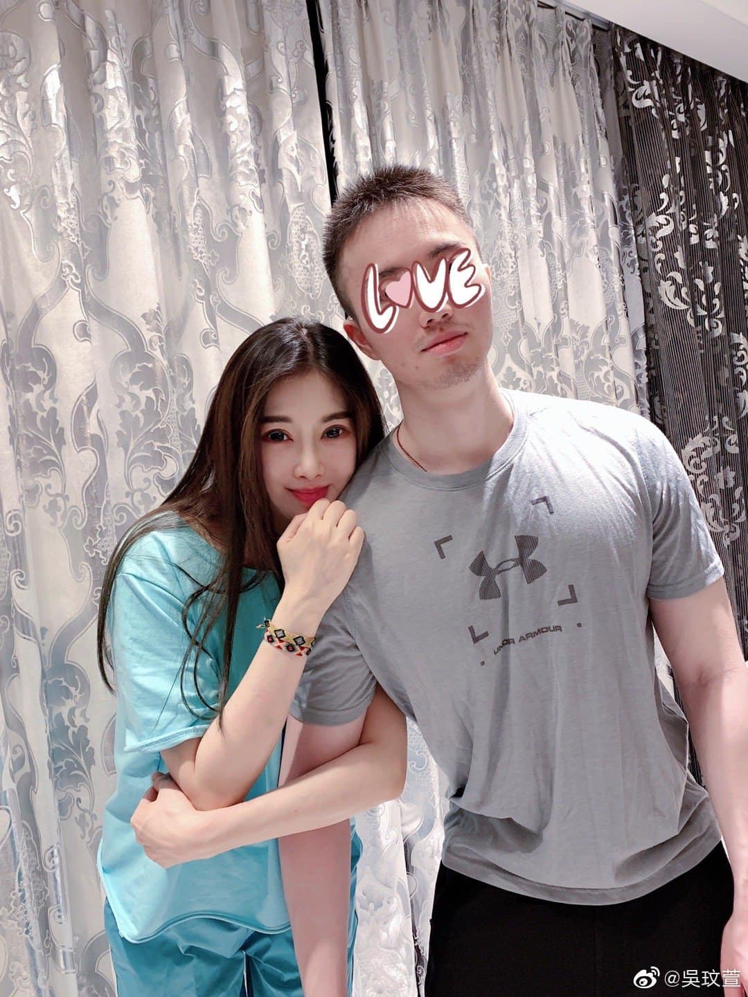 在兒子旁像女友！52歲台灣女星「堅持20年不吃米飯」　近況曝光「3招越活越年輕」揭關鍵❤