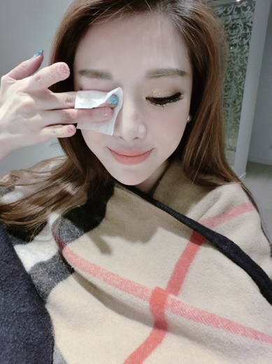 在兒子旁像女友！52歲台灣女星「堅持20年不吃米飯」　近況曝光「3招越活越年輕」揭關鍵❤