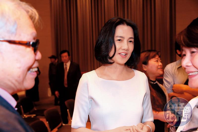 為愛息影！彭雪芬24歲嫁豪門「不被公婆看好」：吃飯不能同桌　30歲英勇救夫「站穩董娘地位」現況令人佩服