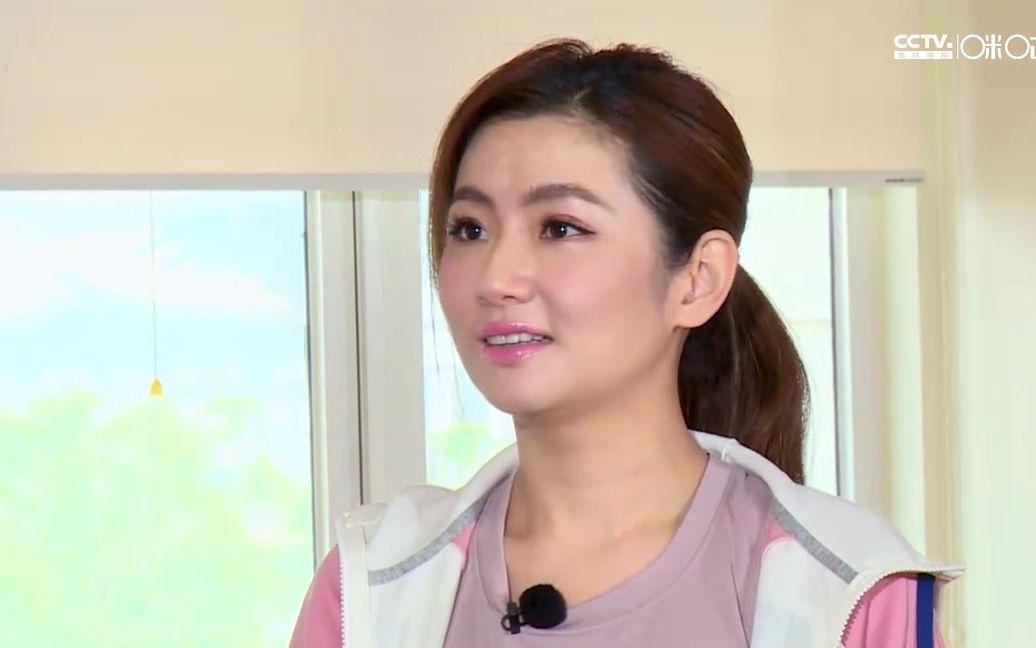 揮別招牌圓臉！39歲Selina下定決心訓練「瘦出尖下巴」　4招秘訣曝光「好好休息很重要」20天瘦4公斤