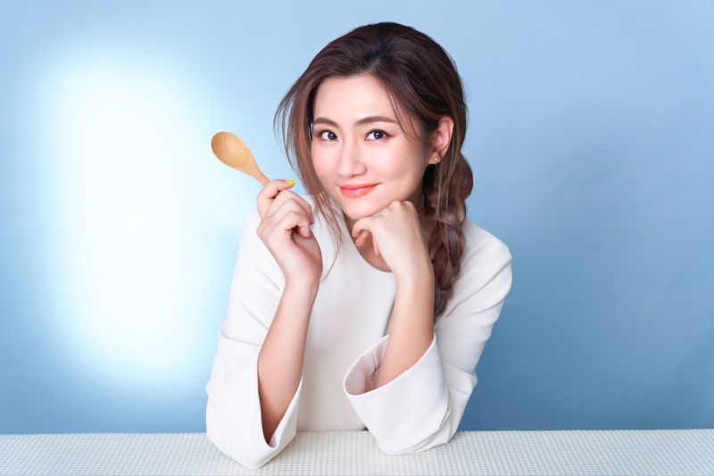 揮別招牌圓臉！39歲Selina下定決心訓練「瘦出尖下巴」　4招秘訣曝光「好好休息很重要」20天瘦4公斤