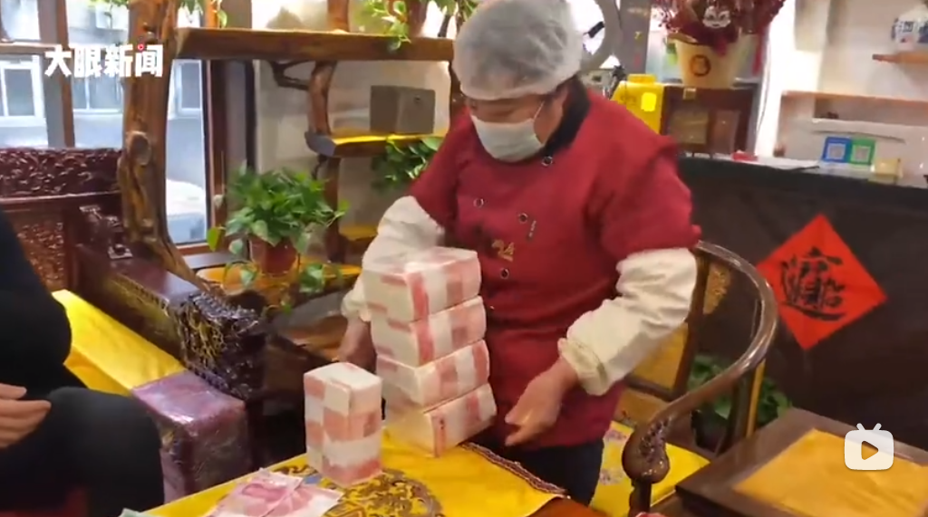 獎金自己賺！清潔員阿姨尾牙「玩遊戲抱走170萬獎金」　老闆臉綠「隔天早上換人打掃」：整年白做了