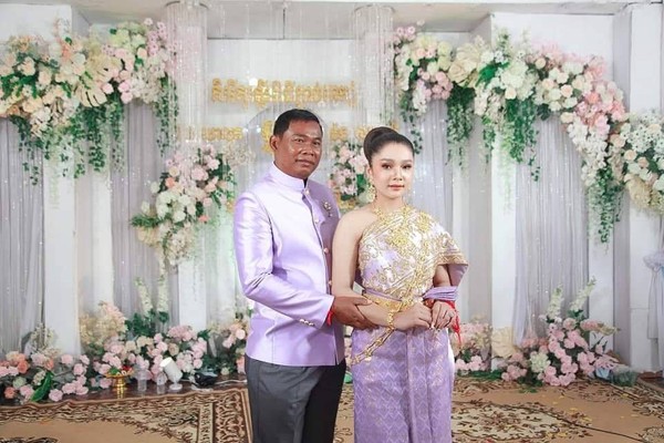 52歲高僧還俗！才過幾個月「娶19歲美嬌娘」被譙到翻　他解釋「也是菩薩的旨意」：沒辦法違背