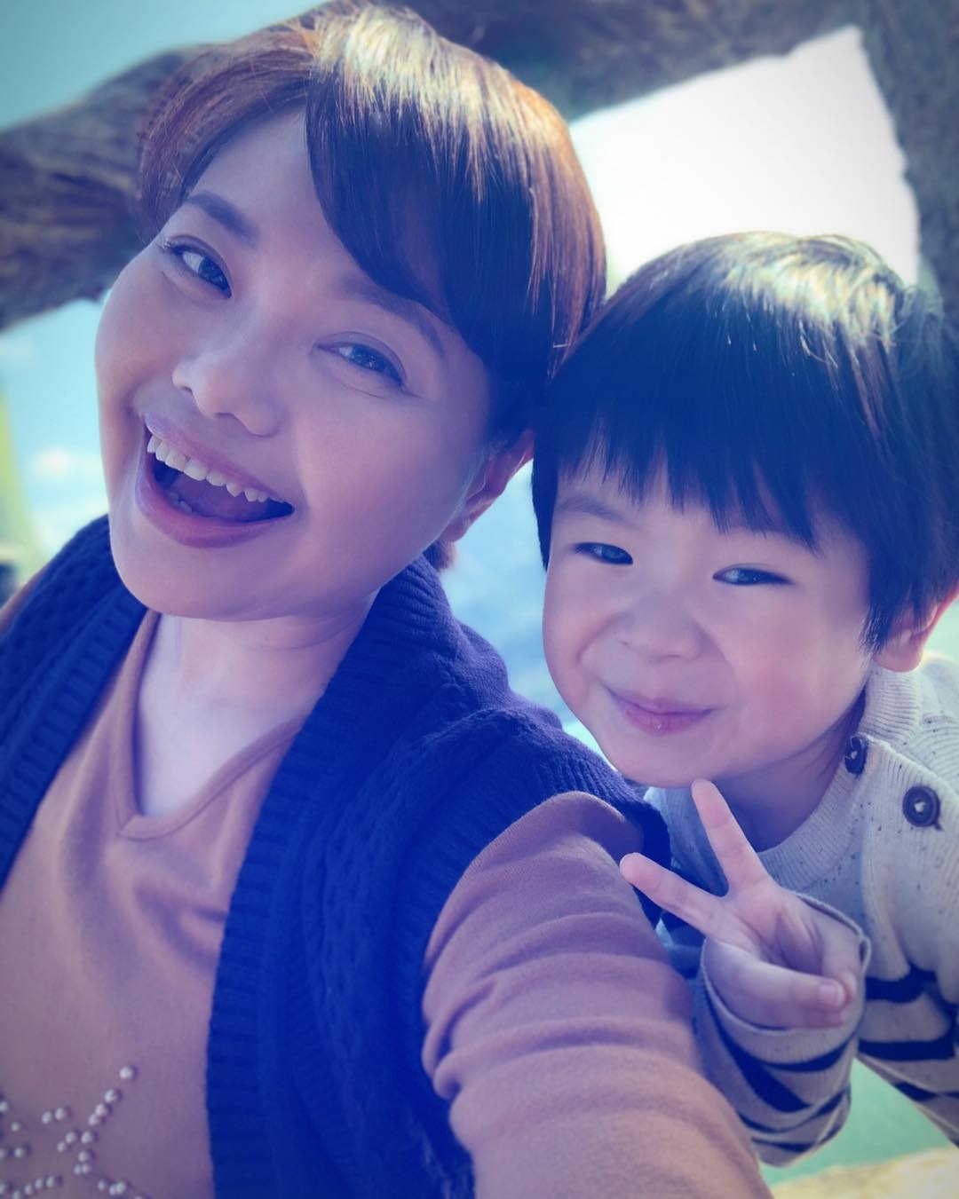 父母皆聾啞人！51歲金鐘女星「曾怨媽媽只會吱吱叫」母愛很沉重　慶幸「伴母到最後一刻」其實很幸福