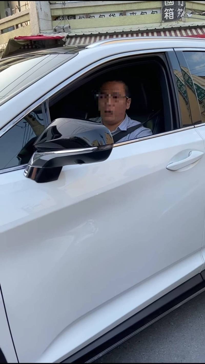 才跪靈堂道歉！雲林男被曝「根本沒有丟工作」　遭起底「公司是老婆的」網轟：自導自演？