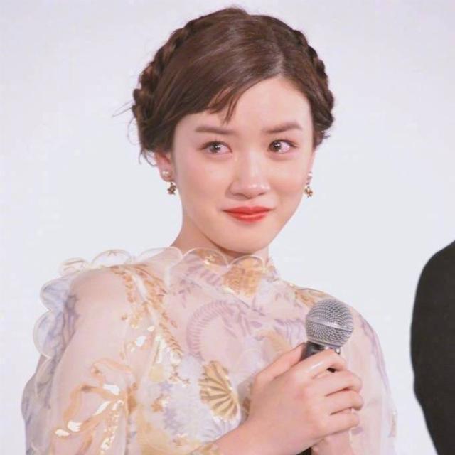 淚眼仙女永野芽郁：從「仙女式哭泣」到不倫戀風波，空靈美女的演藝之路