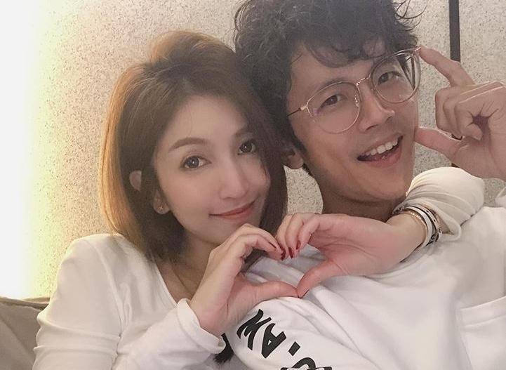 不忘安太座！阿翔過年「送給老婆大紅包」還寫字告白 　Grace哽咽「好受到肯定」：但我絕不會回包　