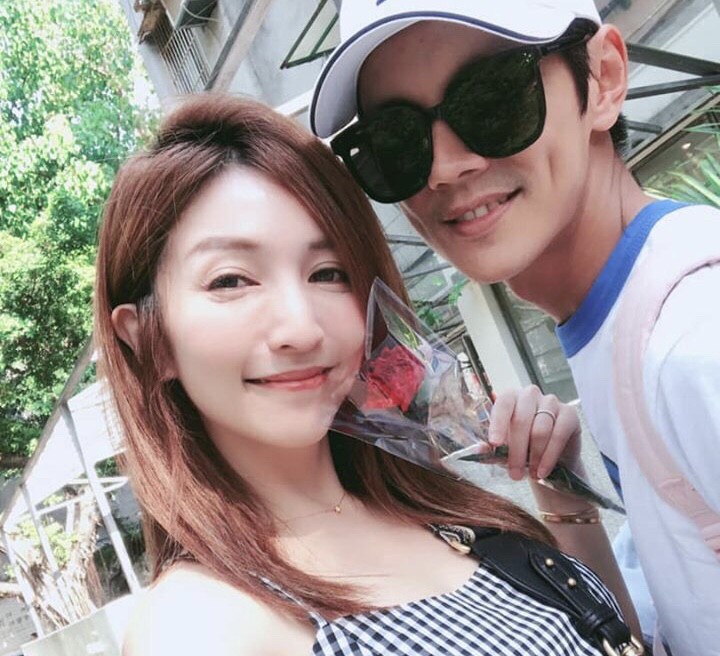 不忘安太座！阿翔過年「送給老婆大紅包」還寫字告白 　Grace哽咽「好受到肯定」：但我絕不會回包　