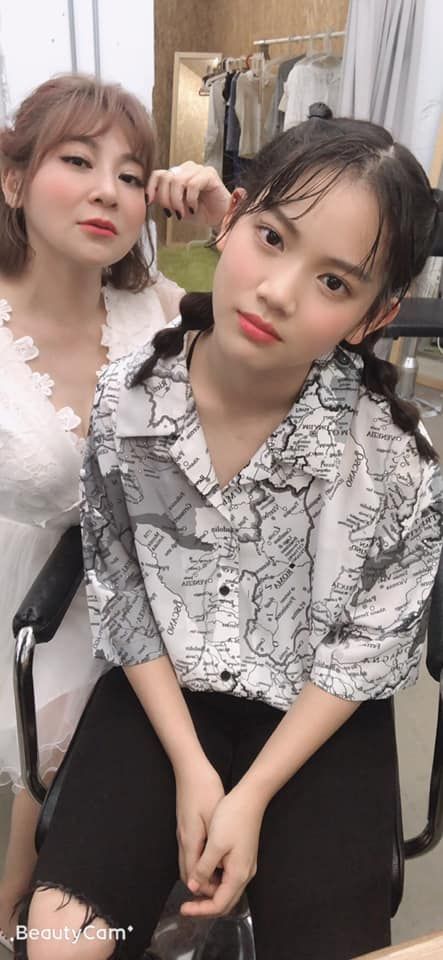 女兒滿18歲！王彩樺為女慶生「升格國民岳母」　女兒化妝露小蠻腰「變甜美成熟小女人」網讚：仙女投胎❤