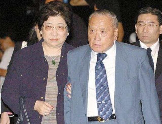 嫁給姐夫「生3個兒子」！她年三十被姐姐女兒上告　晚年霸佔「13億遺產」笑稱：贏家是我