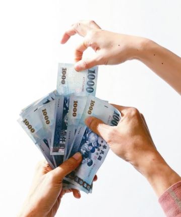 退休金怎麼領最省稅！專家試算「一次領、分月領」結果差很大　「別讓辛苦錢縮水」網喊：早該知道