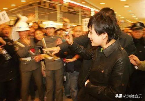 唱紅《愛如潮水》！53歲張信哲上選秀「演唱狀態不佳」被貼：過氣歌手　出道32年「把自己當新人」默默為歌壇付出