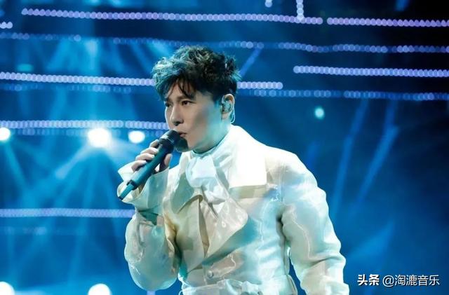 唱紅《愛如潮水》！53歲張信哲上選秀「演唱狀態不佳」被貼：過氣歌手　出道32年「把自己當新人」默默為歌壇付出