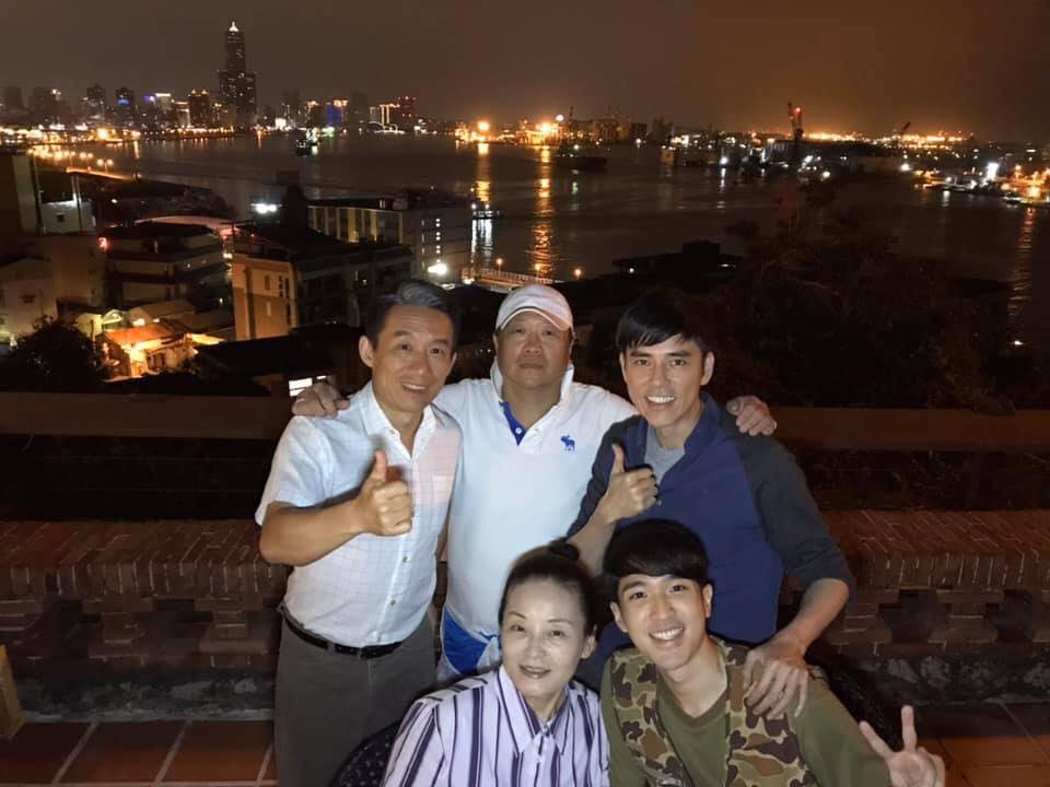 身為家中獨子！本土男星替行動不便母「買電梯大廈」苦扛2千萬房貸　「整整2年沒戲拍」心急喊：兼差當UBER司機